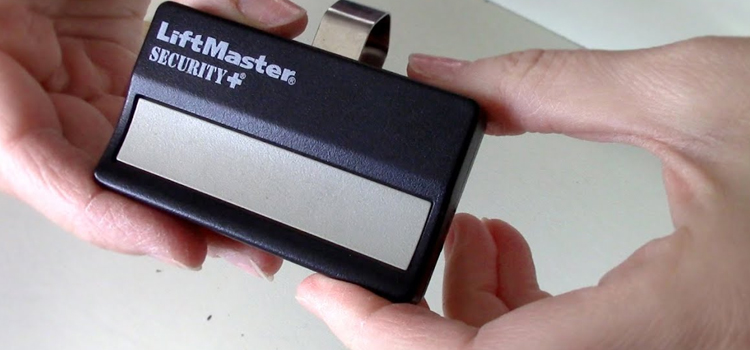 chamberlain garage door remote battery in Halton